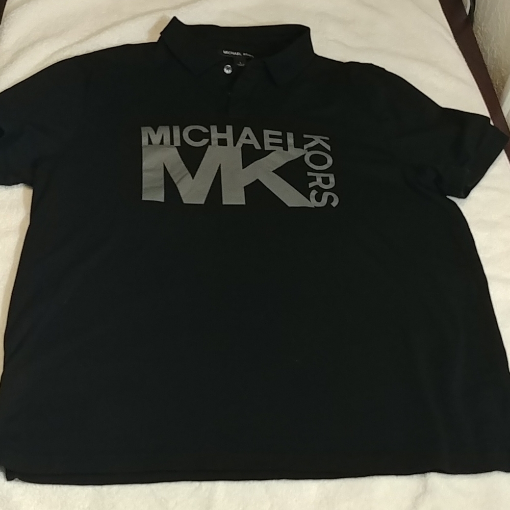 Men's collared shirt